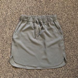 Lululemon On The Fly skirt